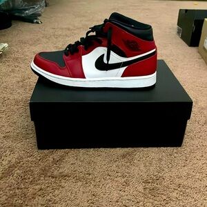 Jordan one mid